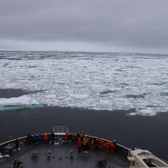 トッテン氷河沖海洋観測（係留系の揚収と設置）