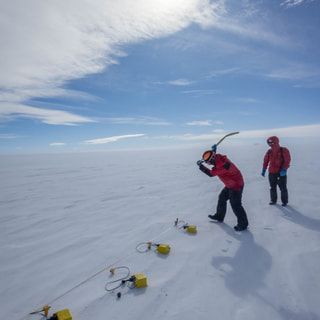 南極観測用ペネトレータの開発