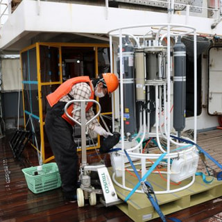 別動隊の観測終了！ 亜南極域で最後の集中観測と連続プランクトン採集器揚収