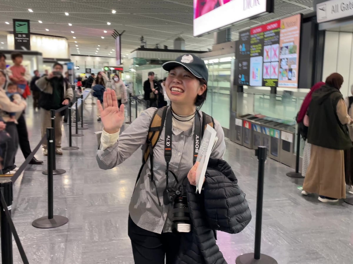 出発する隊員ら